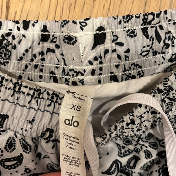 Alo yoga bandana stride short size xs - Picture 5 of 6